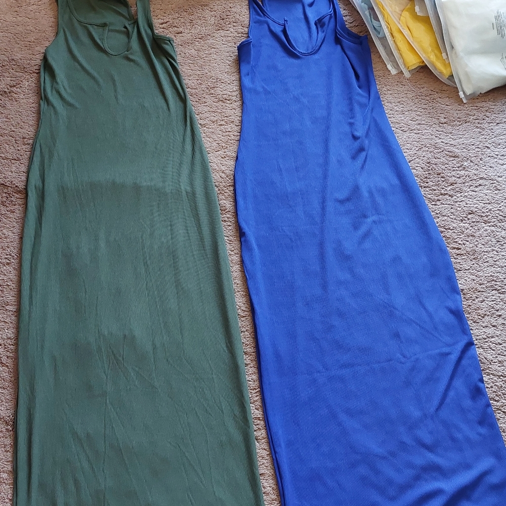 Dress - Picture 4 of 4